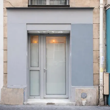 Near Le Moulin Rouge And Montmartre