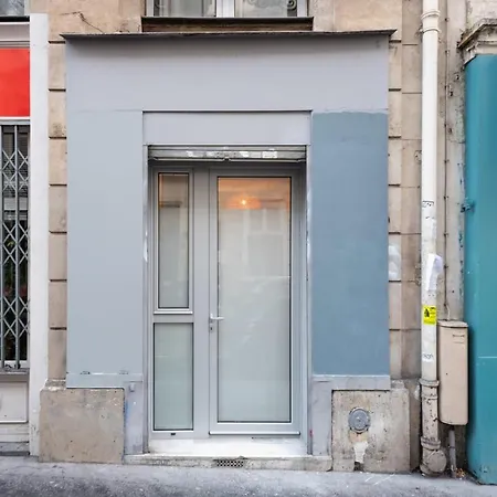 Near Le Moulin Rouge And Montmartre Διαμέρισμα *